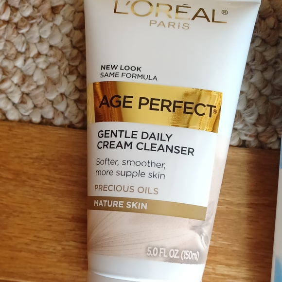 L'oreal Paris Skincare Bundle - Picture 8 of 16